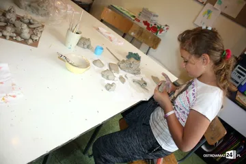Wakacyjne zajęcia z gliną (zdjęcia)
