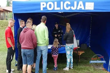 Festyn w Broku z udziałem mundurowych (zdjęcia)