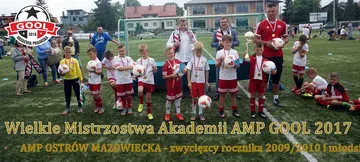 AMP Gool Ostrów Mazowiecka z pucharami (zdjęcia)