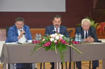 Starosta ostrowski Zbigniew Kamiński z absolutorium (zdjęcia)