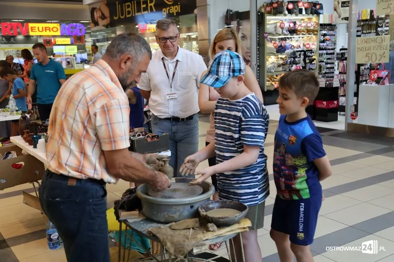 Wakacyjne zabawy dla dzieci w Galerii Bursztynowej (zdjęcia)