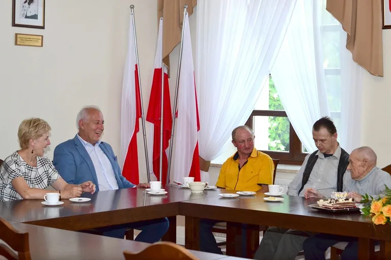 Najstarszy mieszkaniec gminy Brok obchodził 102 urodziny (zdjęcia)