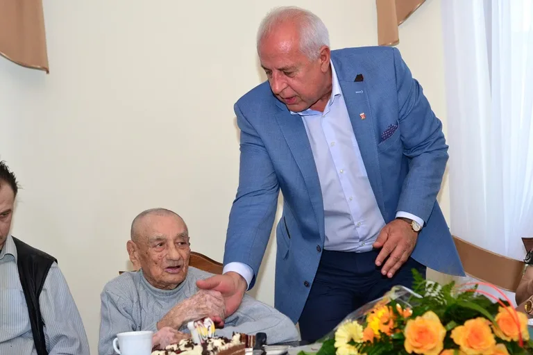 Najstarszy mieszkaniec gminy Brok obchodził 102 urodziny (zdjęcia)