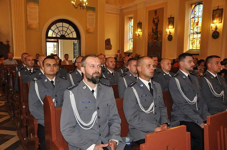 Odznaczenia i awanse na Powiatowym Święcie Policji w Komorowie (zdjęcia, wideo)