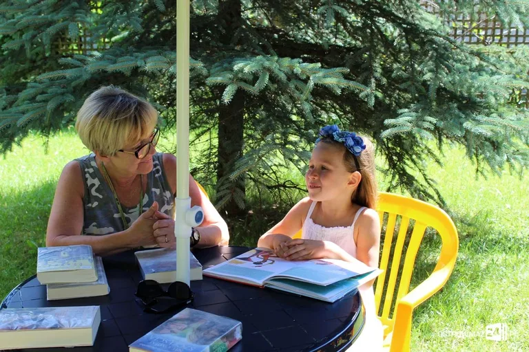 Biblioteka zaprasza do czytelni na świeżym powietrzu (zdjęcia)
