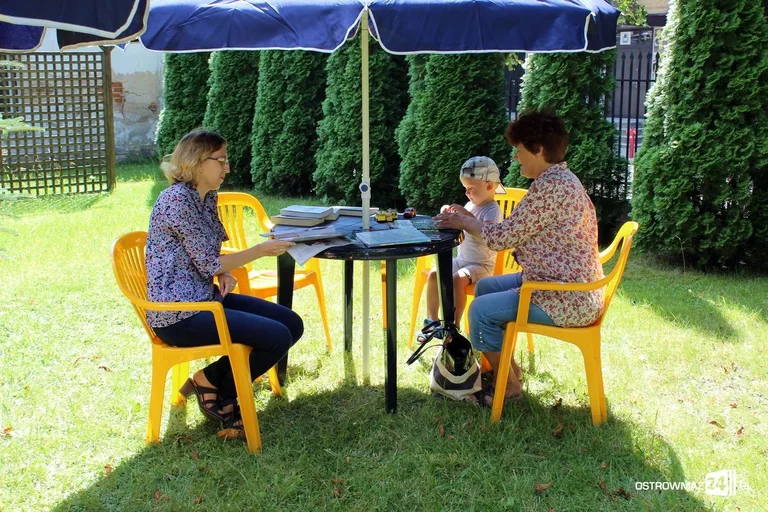 Biblioteka zaprasza do czytelni na świeżym powietrzu (zdjęcia)