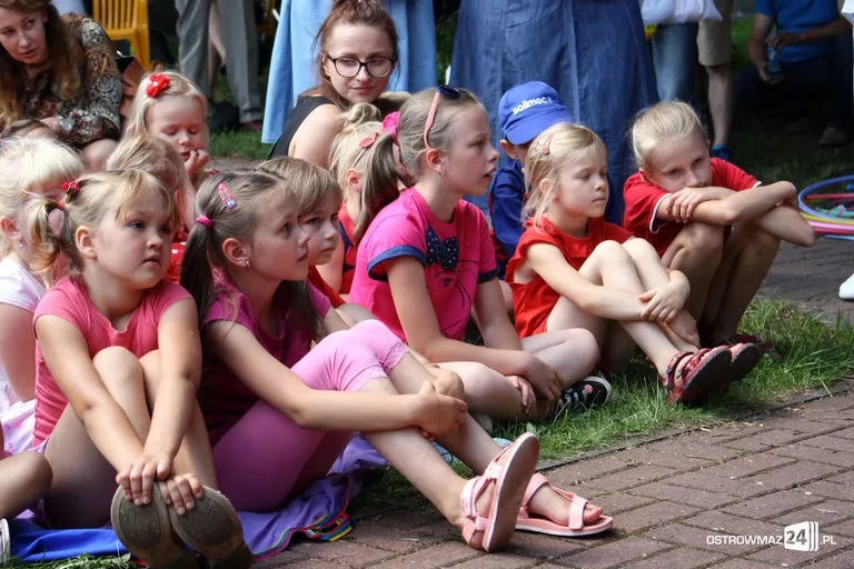 Dzień Czerwonego Kapturka w Ostrowi Mazowieckiej (zdjęcia)