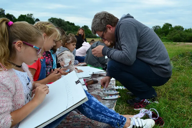Plener malarski na nadbużańskiej plaży w Broku (zdjęcia)