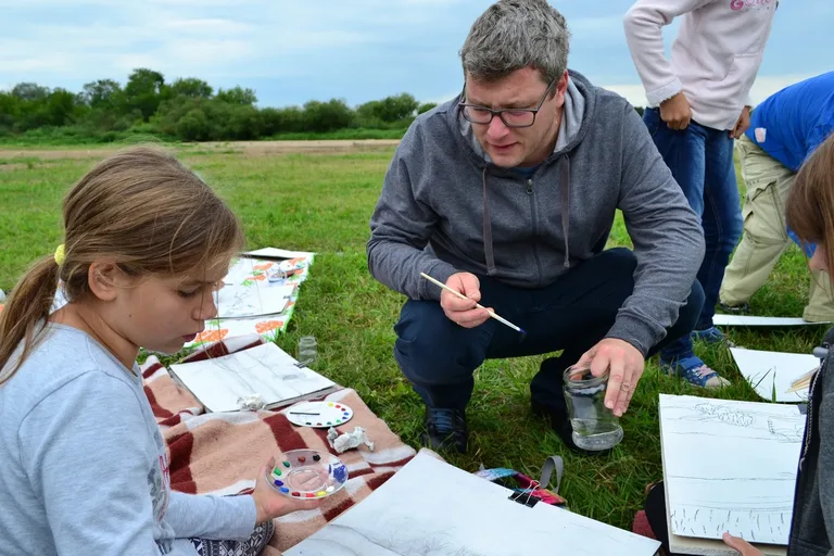 Plener malarski na nadbużańskiej plaży w Broku (zdjęcia)