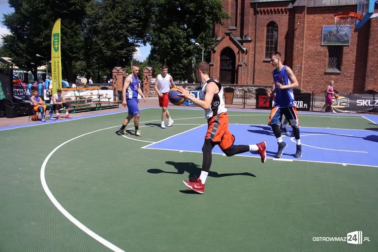 Koszykówka 3x3: zacięte rywalizacje kobiet i mężczyzn U-18 (zdjęcia)