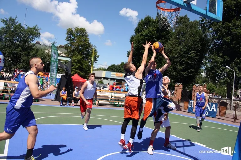 Koszykówka 3x3: zacięte rywalizacje kobiet i mężczyzn U-18 (zdjęcia)