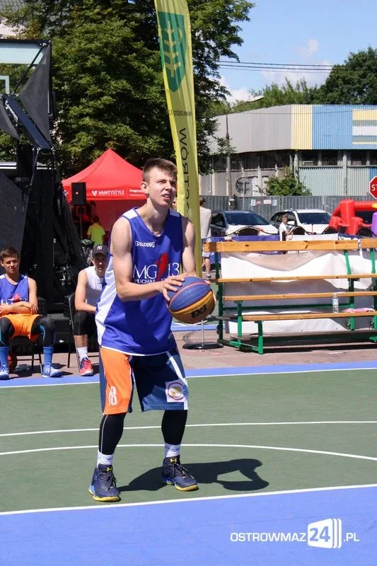 Koszykówka 3x3: zacięte rywalizacje kobiet i mężczyzn U-18 (zdjęcia)