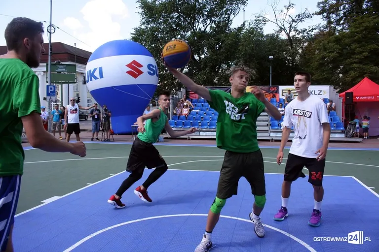 Koszykówka 3x3: zacięte rywalizacje kobiet i mężczyzn U-18 (zdjęcia)