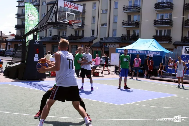 Koszykówka 3x3: zacięte rywalizacje kobiet i mężczyzn U-18 (zdjęcia)