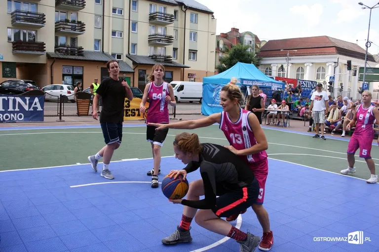 Koszykówka 3x3: zacięte rywalizacje kobiet i mężczyzn U-18 (zdjęcia)