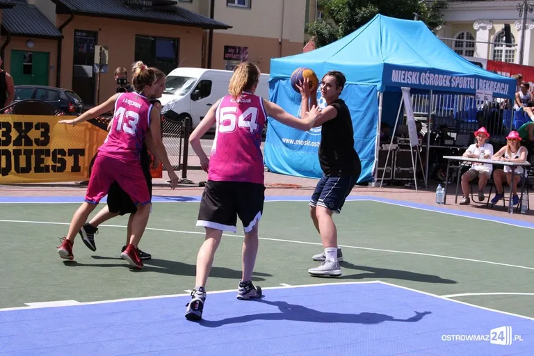 Koszykówka 3x3: zacięte rywalizacje kobiet i mężczyzn U-18 (zdjęcia)
