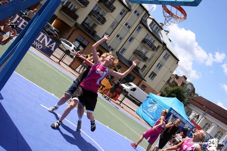 Koszykówka 3x3: zacięte rywalizacje kobiet i mężczyzn U-18 (zdjęcia)