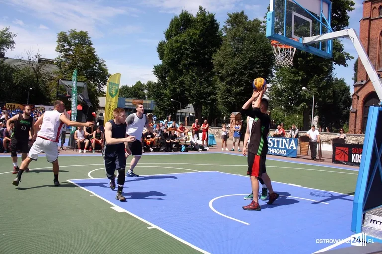 Koszykówka 3x3: drużyna z Krakowa wygrywa w Ostrowi Mazowieckiej (zdjęcia)