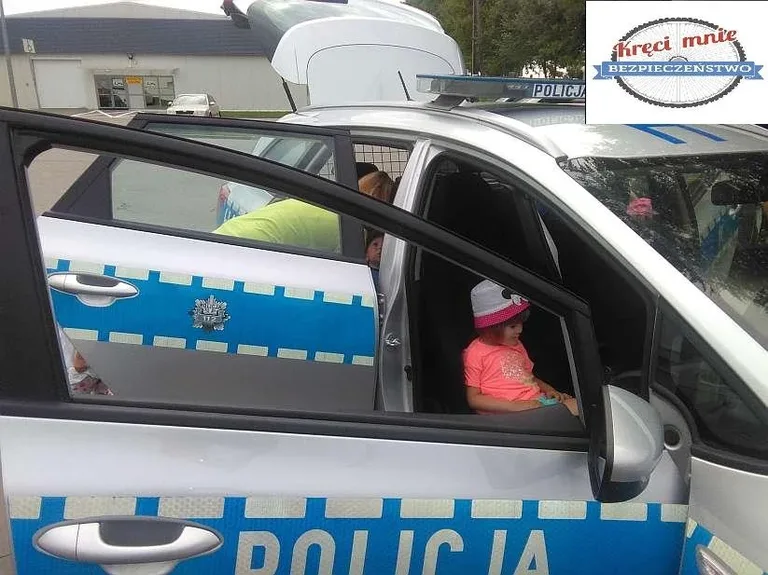 Spotkania policji z dziećmi (zdjęcia)