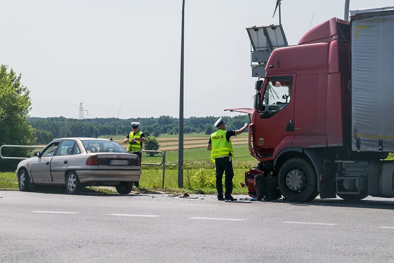 Kolejne zderzenie na drodze krajowej nr 60 (zdjęcia)