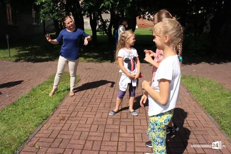 Zabawy na półkoloniach artystycznych MDK (zdjęcia)