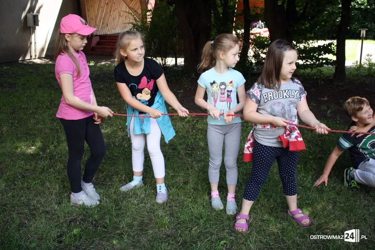 Zabawy na półkoloniach artystycznych MDK (zdjęcia)