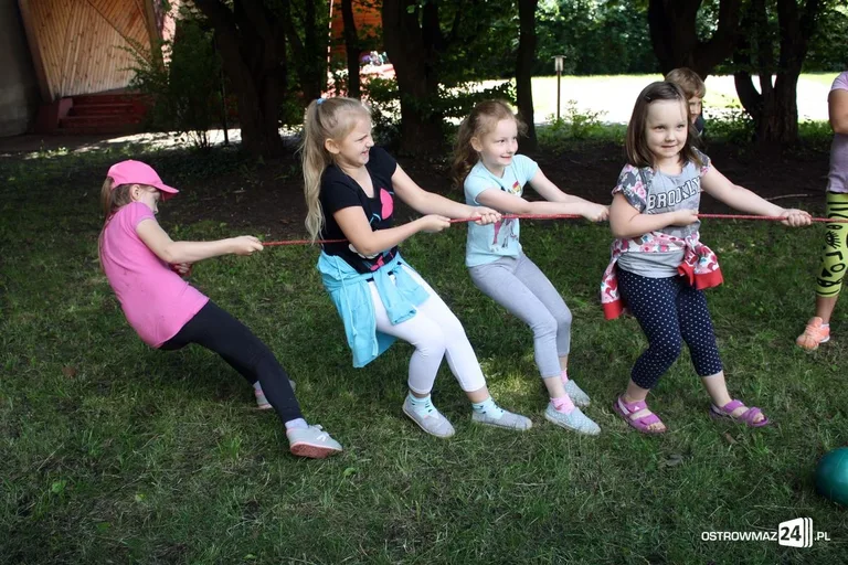 Zabawy na półkoloniach artystycznych MDK (zdjęcia)