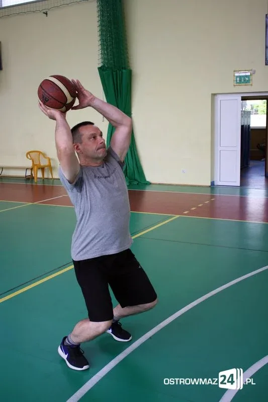 Koszykarska rywalizacja w murach ZSP nr 1 (zdjęcia)