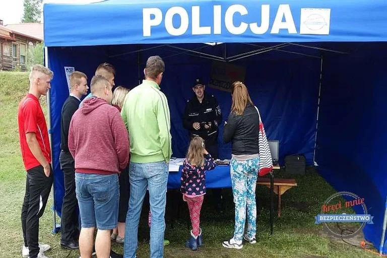 Festyn w Broku z udziałem mundurowych (zdjęcia)