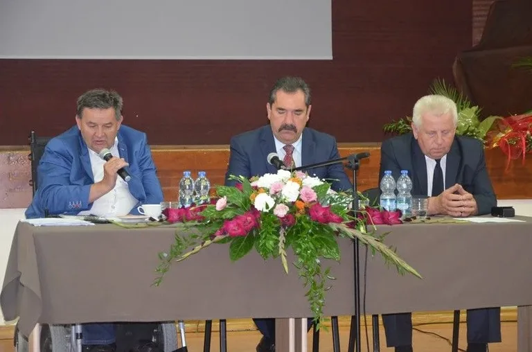 Starosta ostrowski Zbigniew Kamiński z absolutorium (zdjęcia)