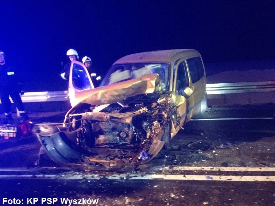 Wypadek na "ósemce". Akcja ratunkowa trwała ponad pięć godzin (zdjęcia)