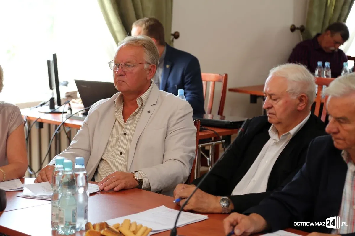 Skarga na burmistrza wywołała burzę rozmów podczas sesji (zdjęcia)