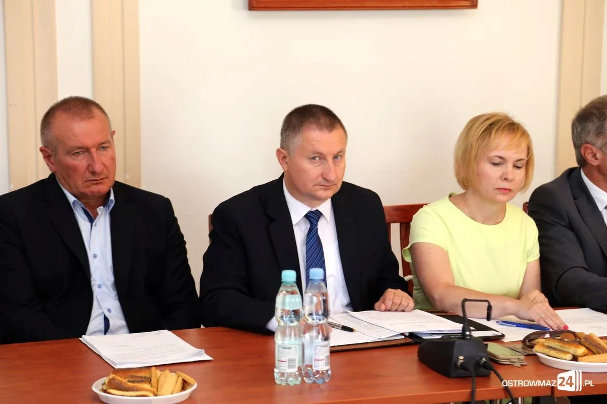 Skarga na burmistrza wywołała burzę rozmów podczas sesji (zdjęcia)