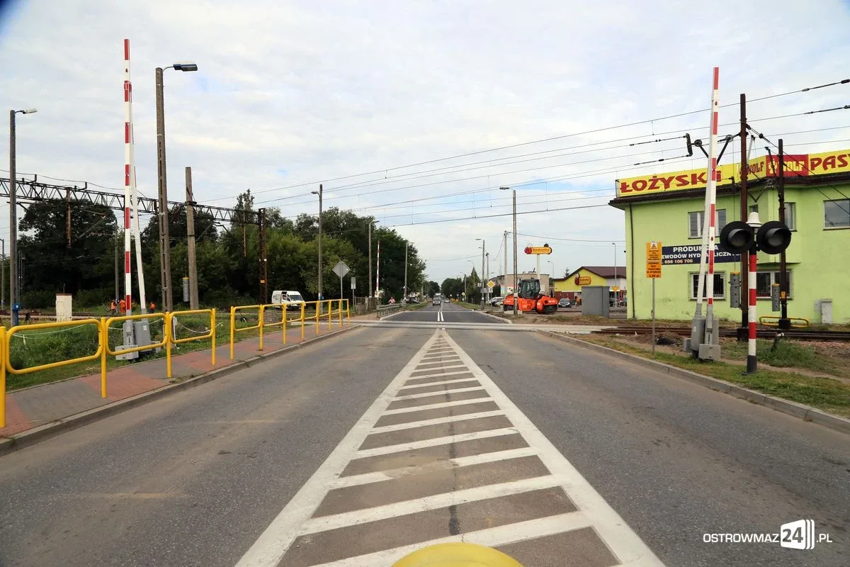 Remont przejazdu kolejowego na drodze wojewódzkiej nr 627 zakończony (zdjęcia)