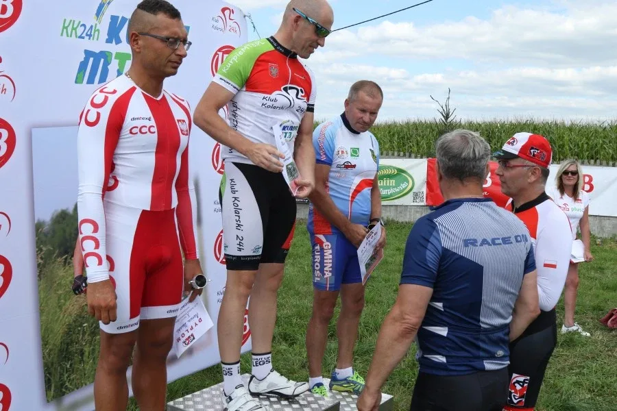 Charucki szesnasty, nowe rekordy czasówki (zdjęcia, wideo)