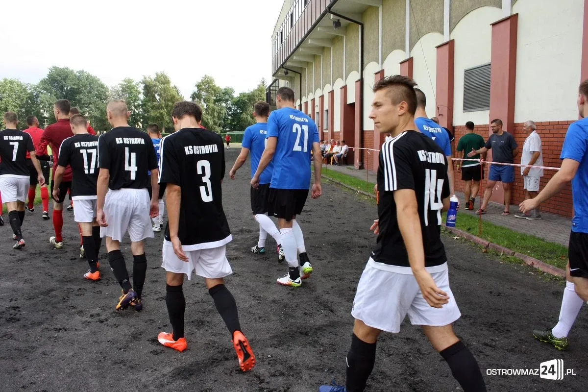 Ostrovia bez szans w starciu z KS CK Troszyn (zdjęcia)