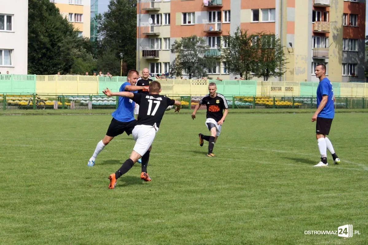Ostrovia bez szans w starciu z KS CK Troszyn (zdjęcia)