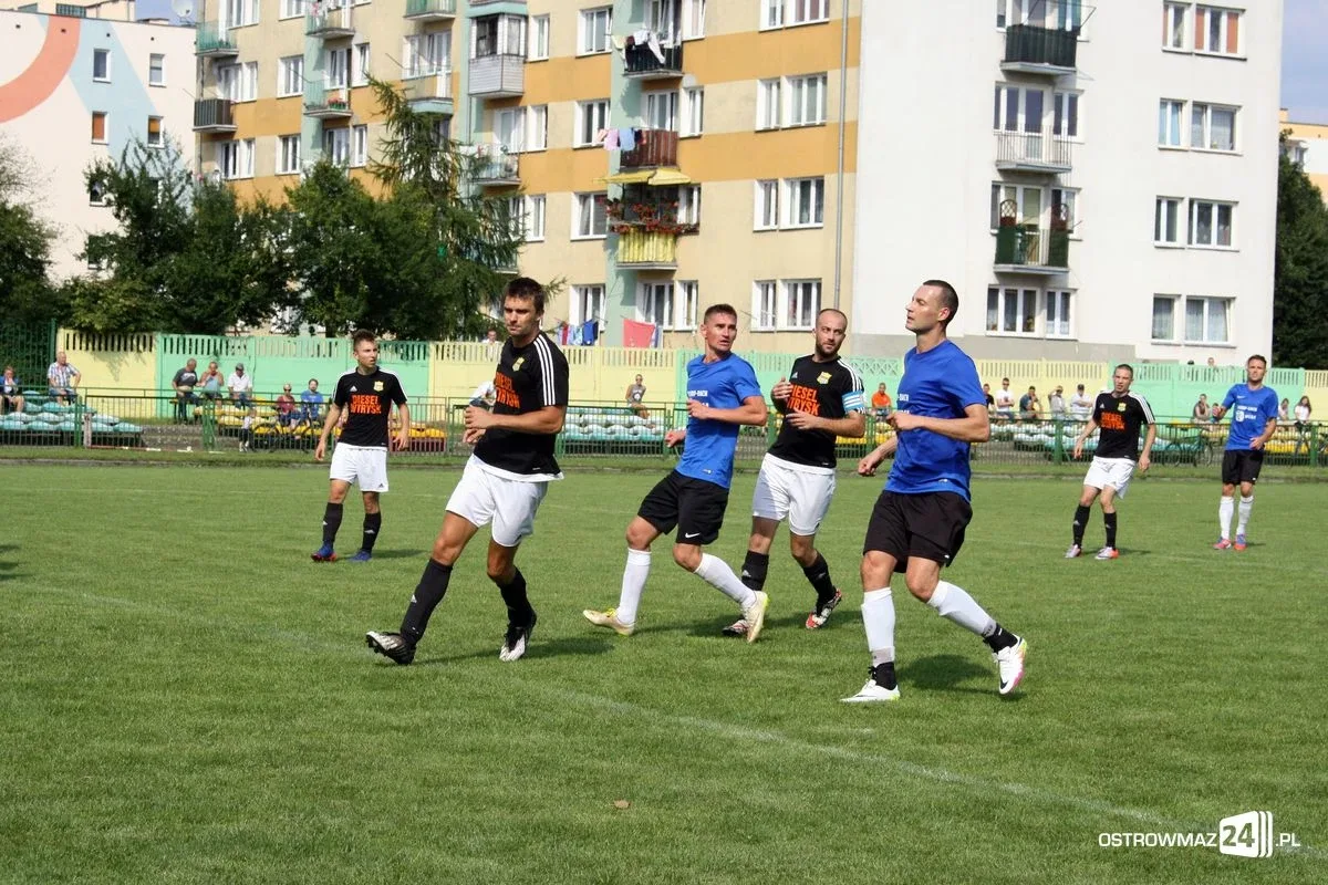 Ostrovia bez szans w starciu z KS CK Troszyn (zdjęcia)