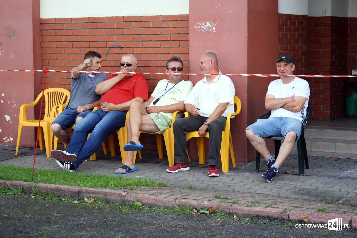 Ostrovia bez szans w starciu z KS CK Troszyn (zdjęcia)