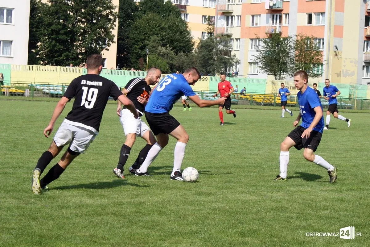 Ostrovia bez szans w starciu z KS CK Troszyn (zdjęcia)