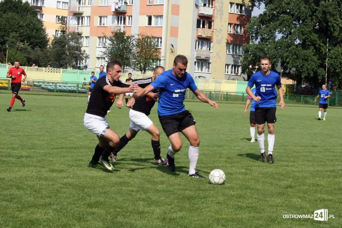 Ostrovia bez szans w starciu z KS CK Troszyn (zdjęcia)