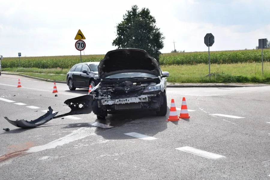 Wypadek na trasie Ostrów Mazowiecka - Łomża. Kilkukilometrowy korek (zdjęcia)