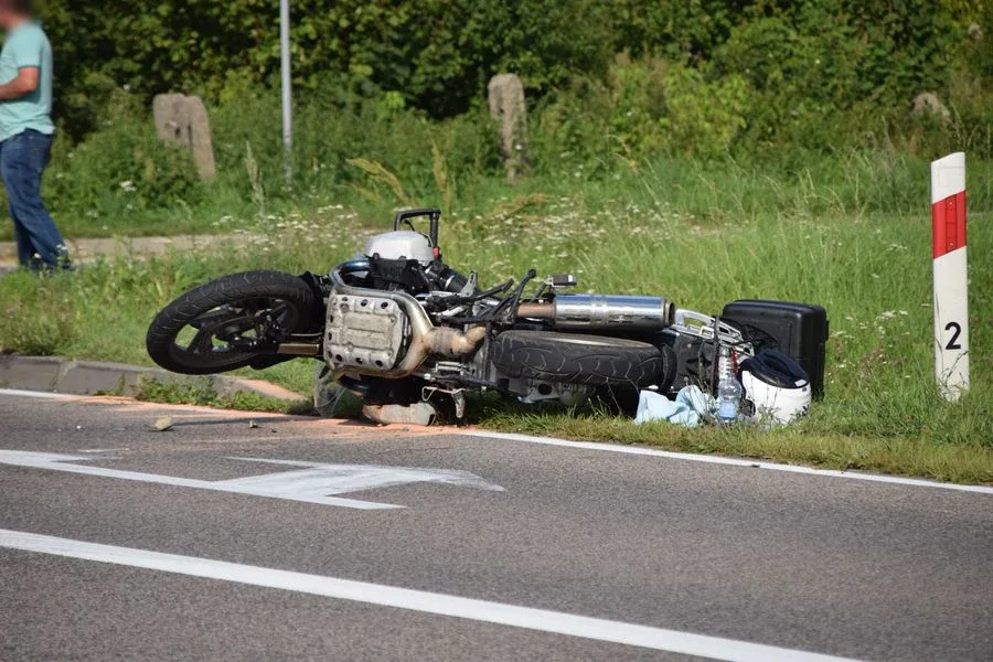 Wypadek na trasie Ostrów Mazowiecka - Łomża. Kilkukilometrowy korek (zdjęcia)