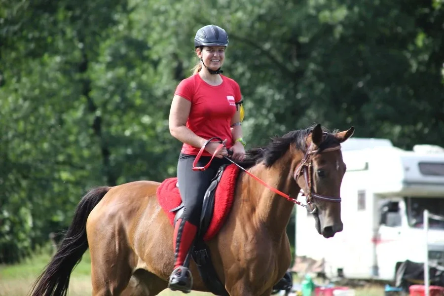 Sportowe Rajdy Konne w Szarłacie (zdjęcia, wideo)