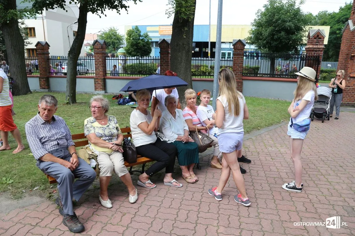 Ostrowscy pielgrzymi wyruszyli na Jasną Górę (zdjęcia, wideo)