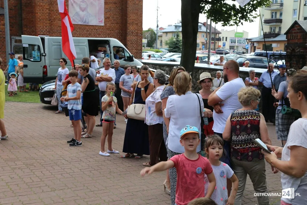 Ostrowscy pielgrzymi wyruszyli na Jasną Górę (zdjęcia, wideo)