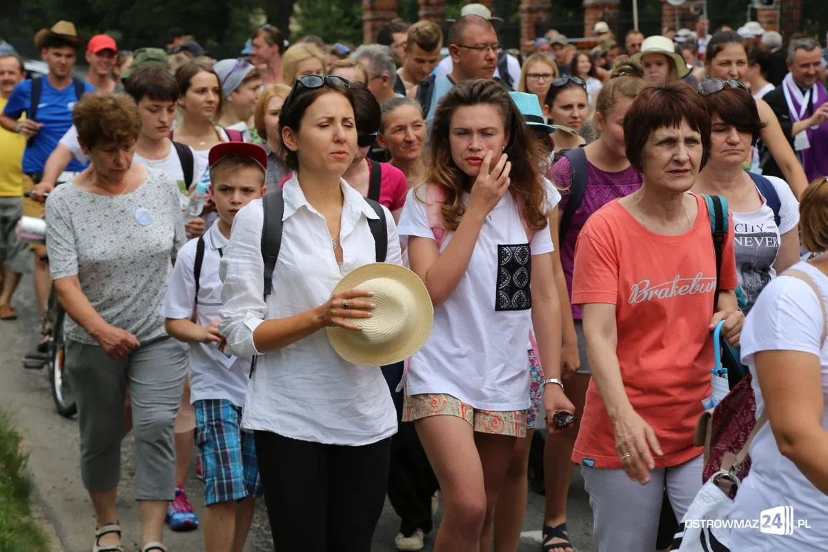 Ostrowscy pielgrzymi wyruszyli na Jasną Górę (zdjęcia, wideo)