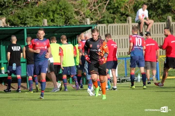 Święto piłki w Ostrołęce. Lekcja futbolu dla GKS Andrzejewo (zdjęcia)