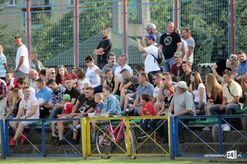 Święto piłki w Ostrołęce. Lekcja futbolu dla GKS Andrzejewo (zdjęcia)