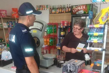Sprzedaż alkoholu nieletnim. Działania ostrowskiej policji (zdjęcia)